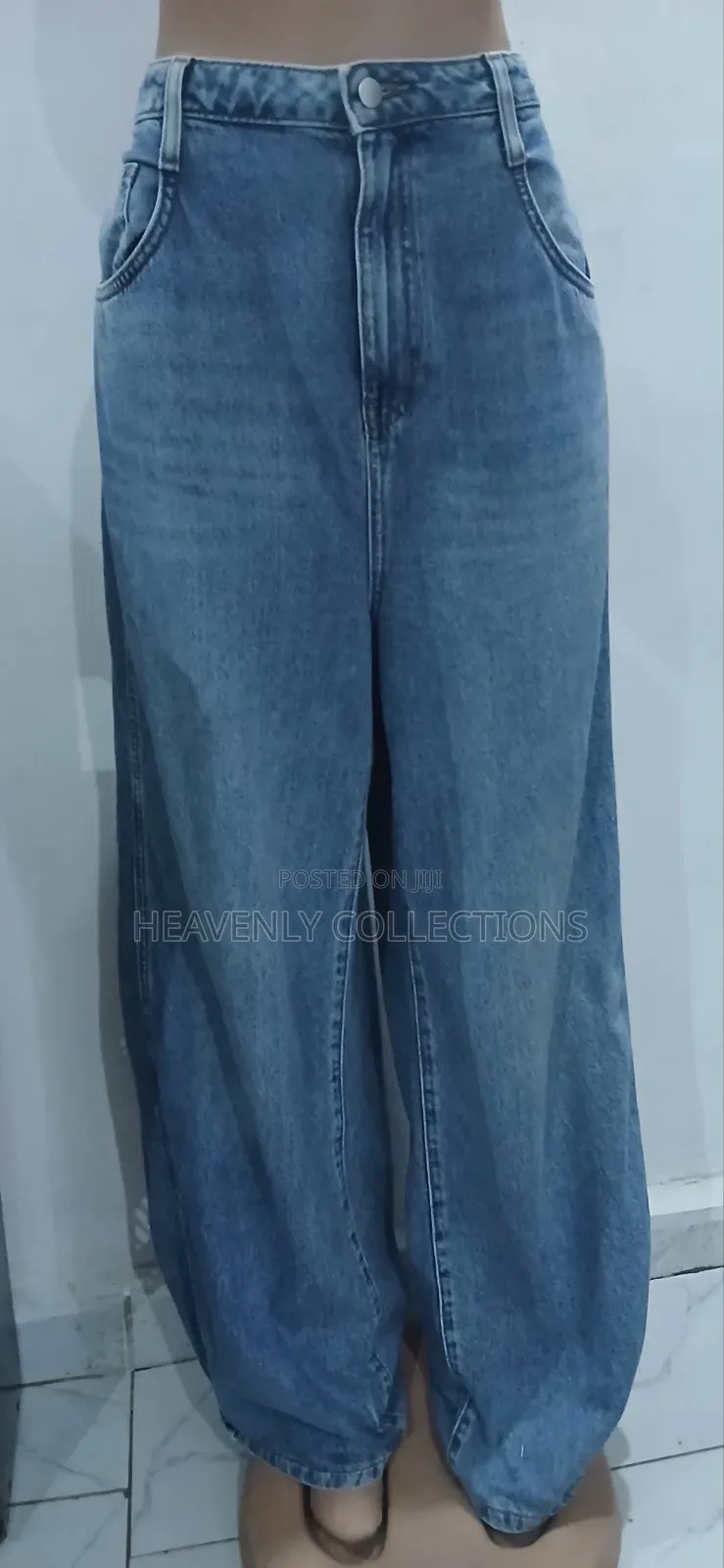 Plus Size High-Waisted Light-Wash Baggy Jeans