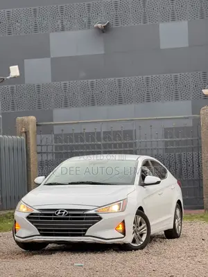 Hyundai Elantra 2019 White