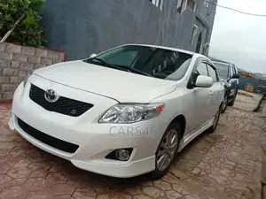 Toyota Corolla 2010 White