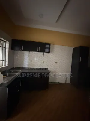 3bdrm Block of Flats in Kolapo Ishola Gra, Ibadan for rent