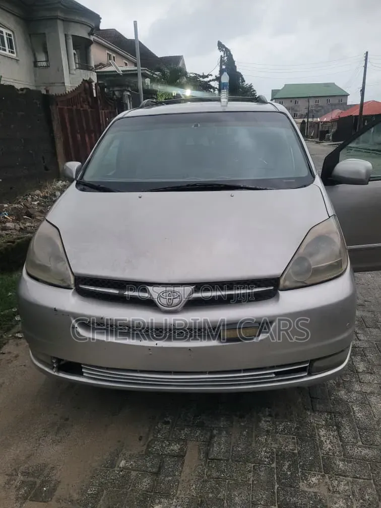Toyota Sienna 2007 Silver