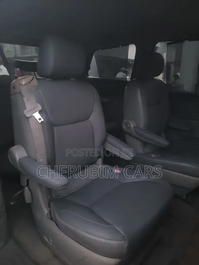 Toyota Sienna 2007 Silver