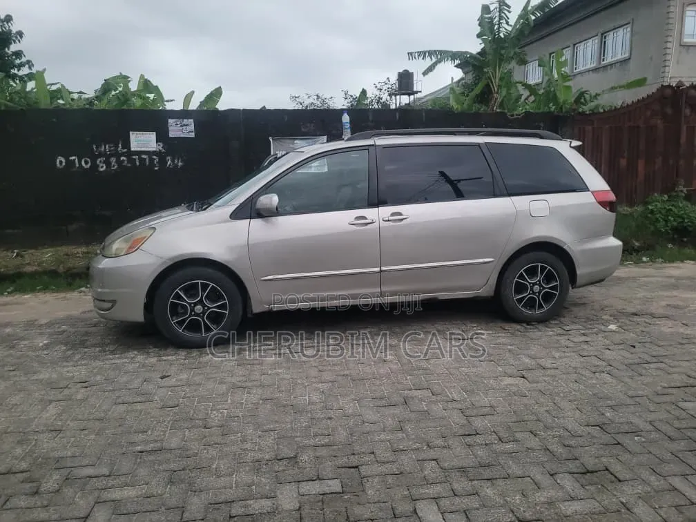 Toyota Sienna 2007 Silver