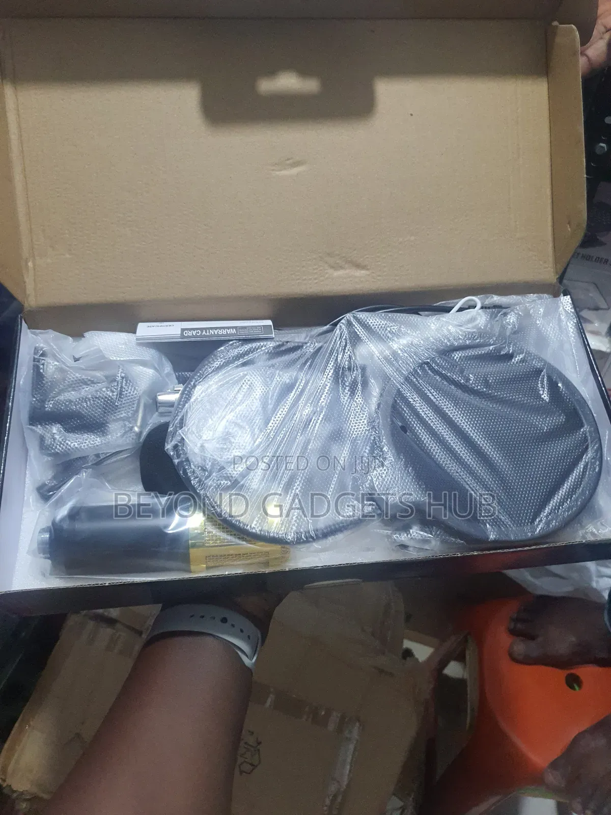 Professional Condenser Microphone – Studio Recording Mic
