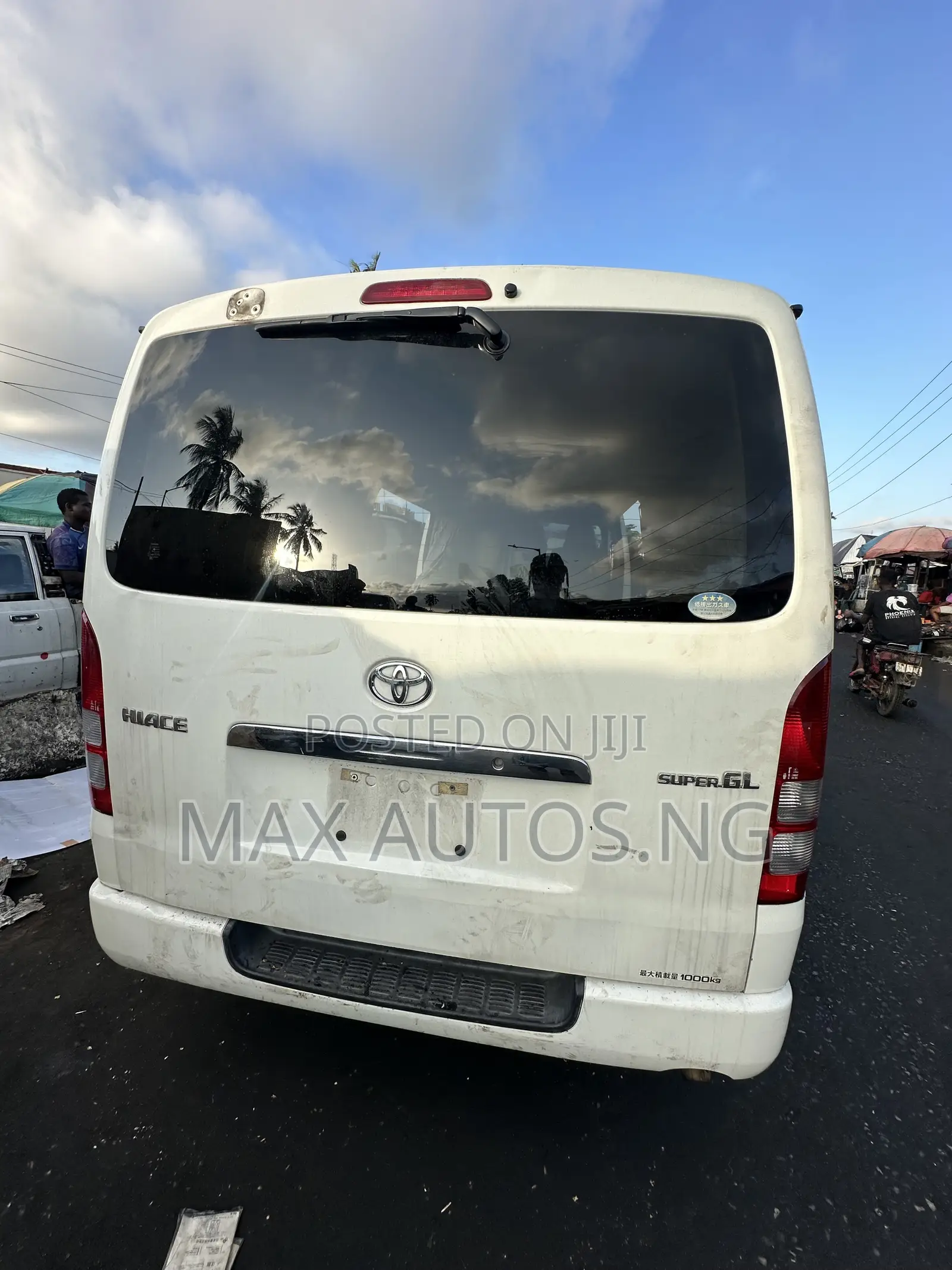 Toyota HiAce 2012 White