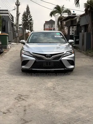 Toyota Camry XSE (2.5L 4cyl 8A) 2019 Gray