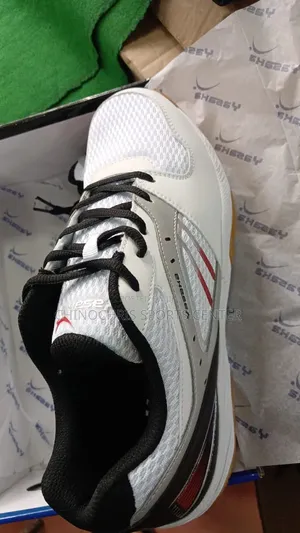 Yakasaa Table Tennis Shoe