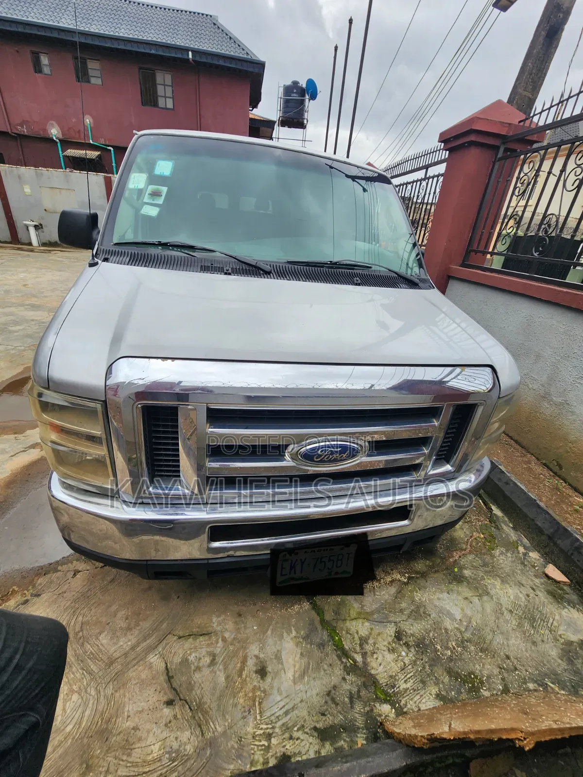 Ford E250 2008 Silver