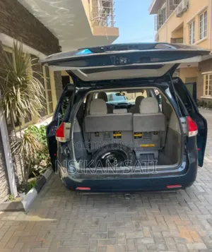 Toyota Highlander 2011 Blue