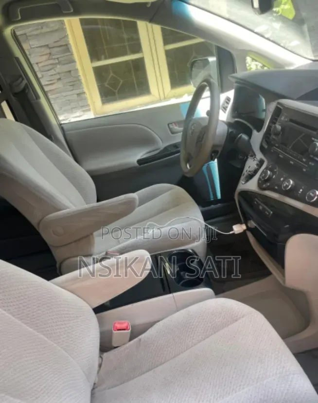 Toyota Highlander 2011 Blue