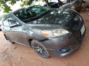 Toyota Matrix 2010 Gray