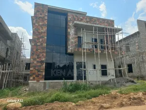 4bdrm Duplex in Zone B for sale