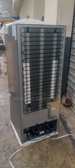 Hisense 205 Litre Double Door Fridge / Freezer >Super Fast Cooling