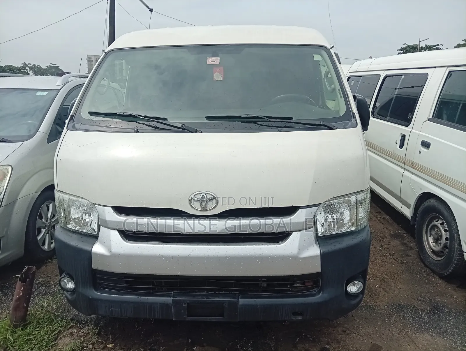 Toyota HiAce 2016 White