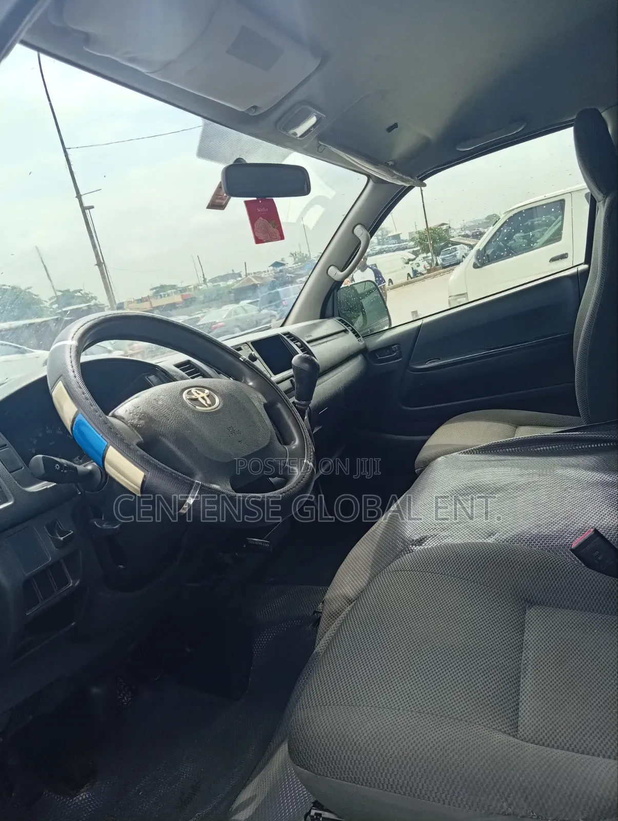 Toyota HiAce 2016 White