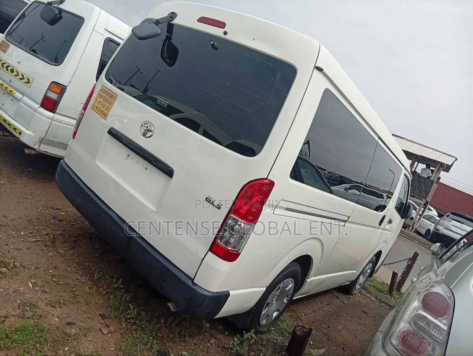 Toyota HiAce 2016 White