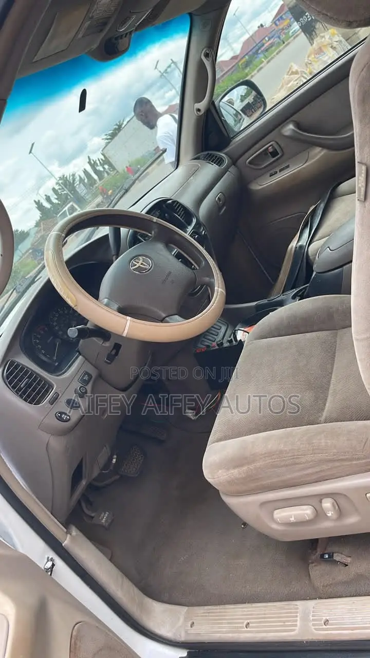 Toyota Sequoia 2006 White