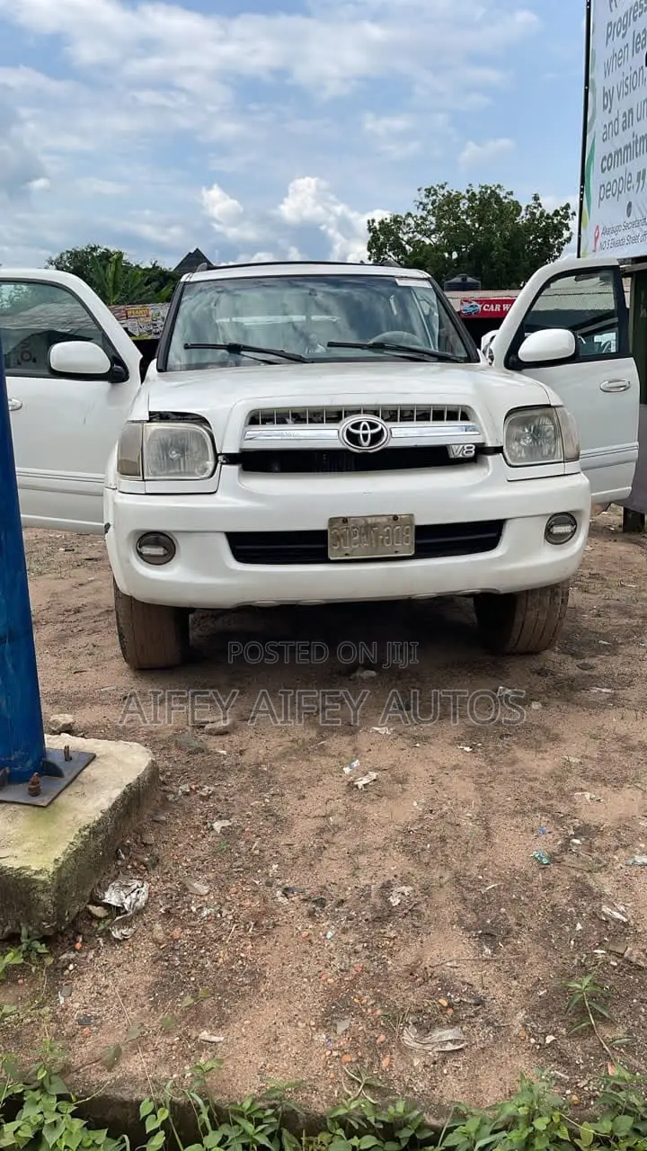 Toyota Sequoia 2006 White