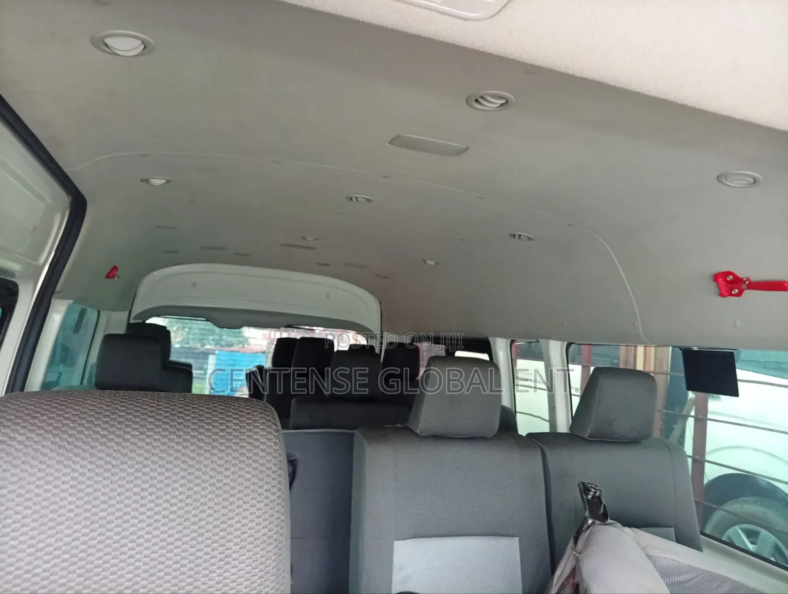 Toyota HiAce 2019 White