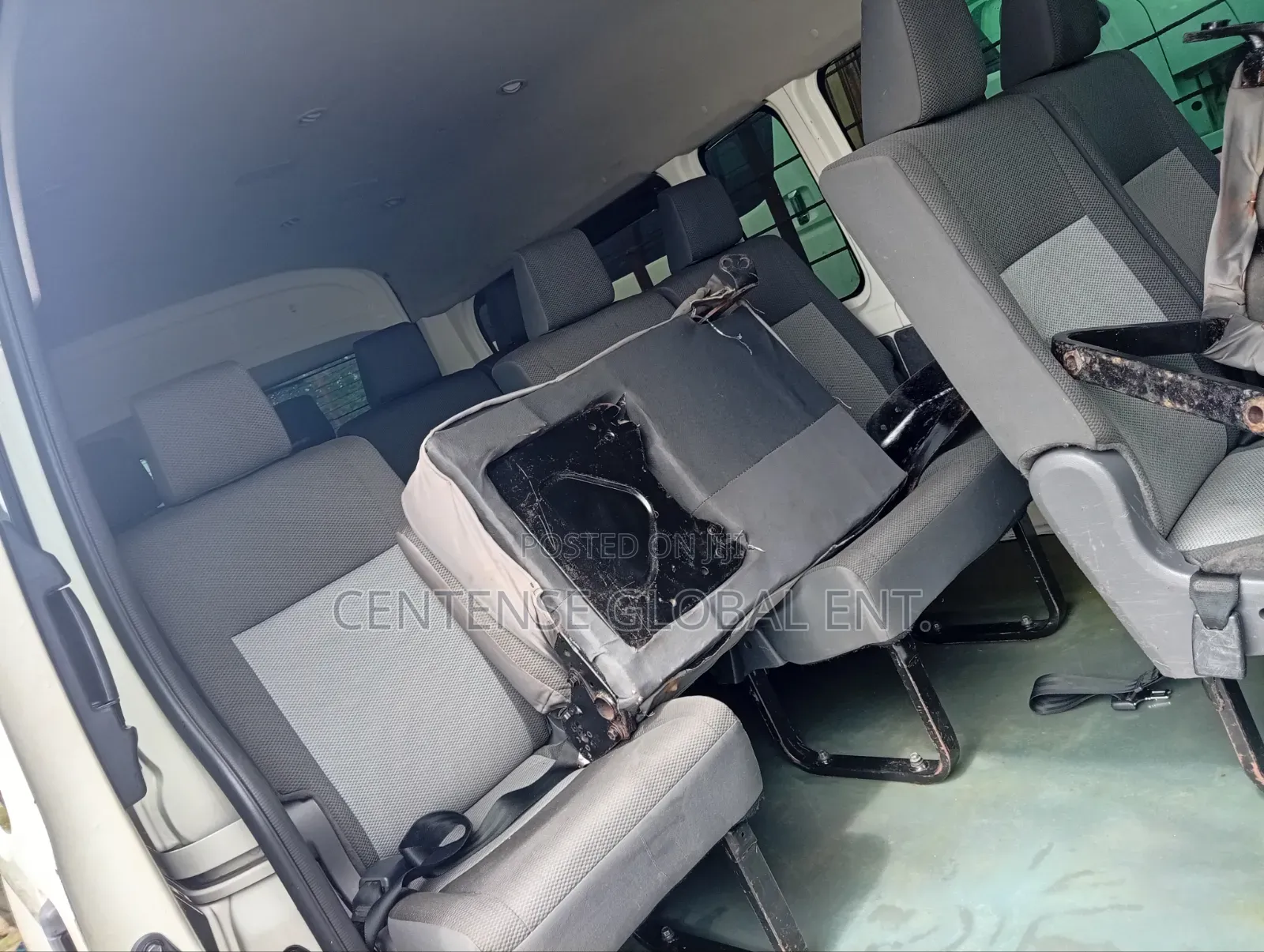 Toyota HiAce 2019 White