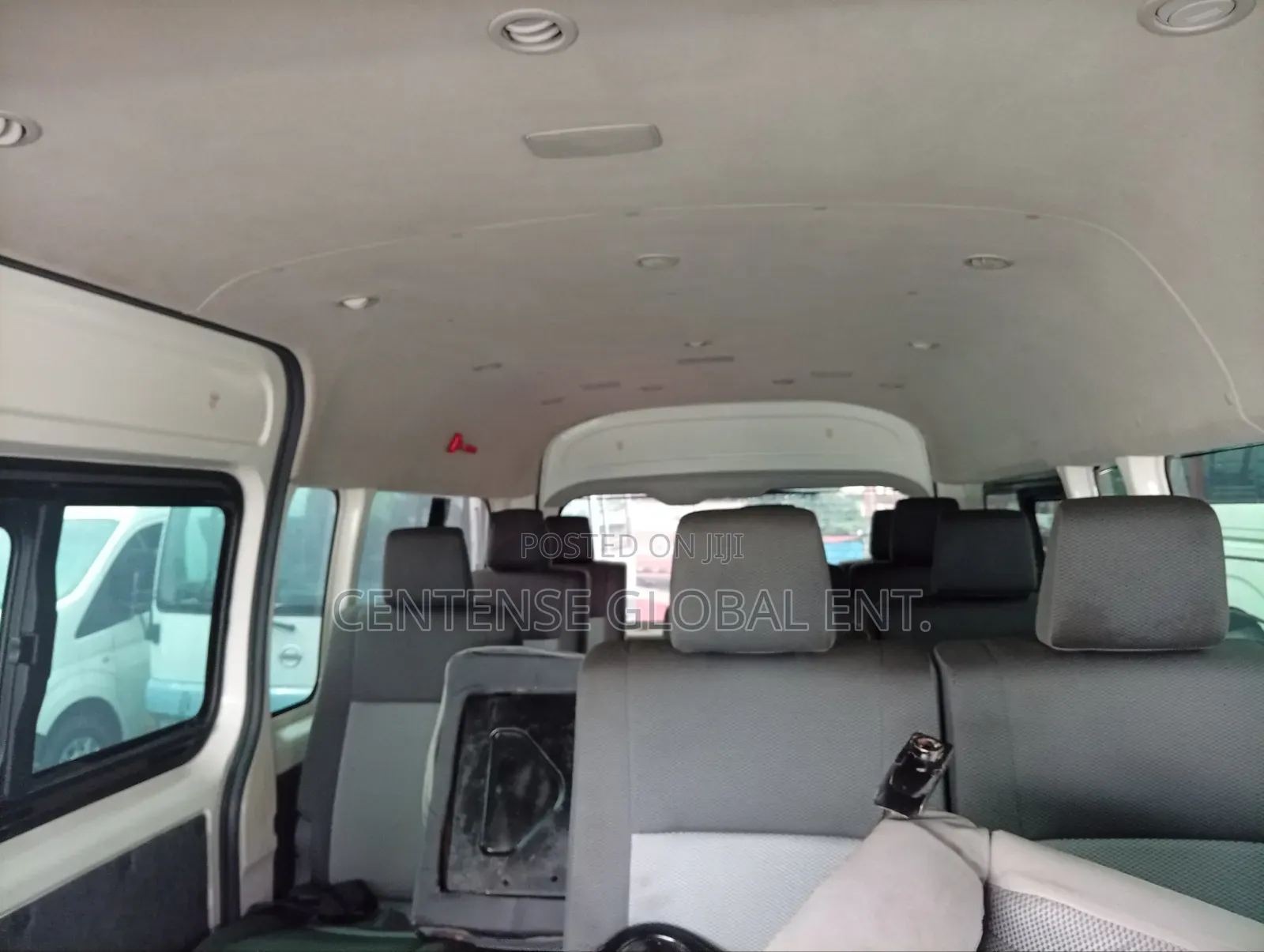 Toyota HiAce 2019 White