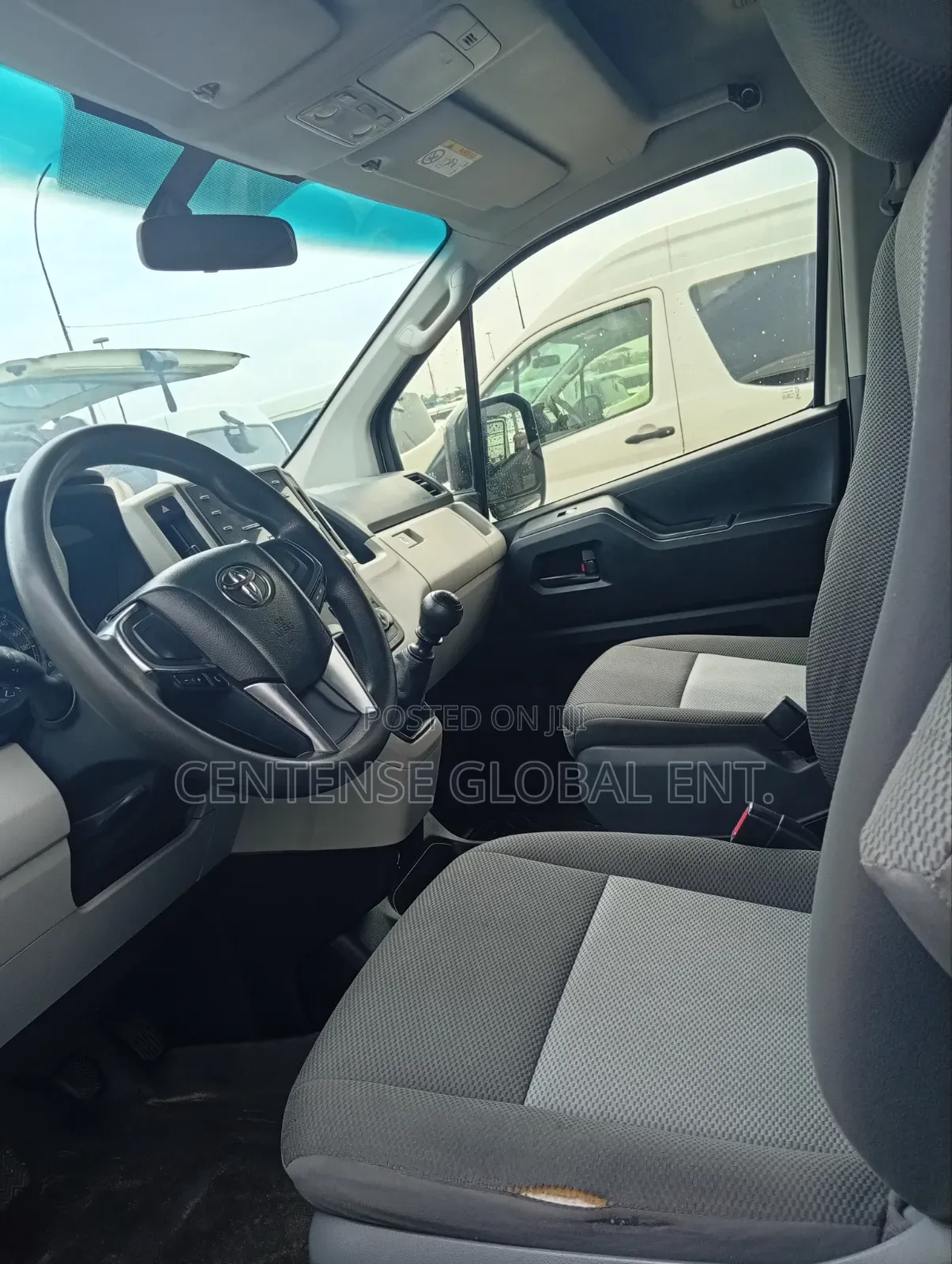 Toyota HiAce 2019 White