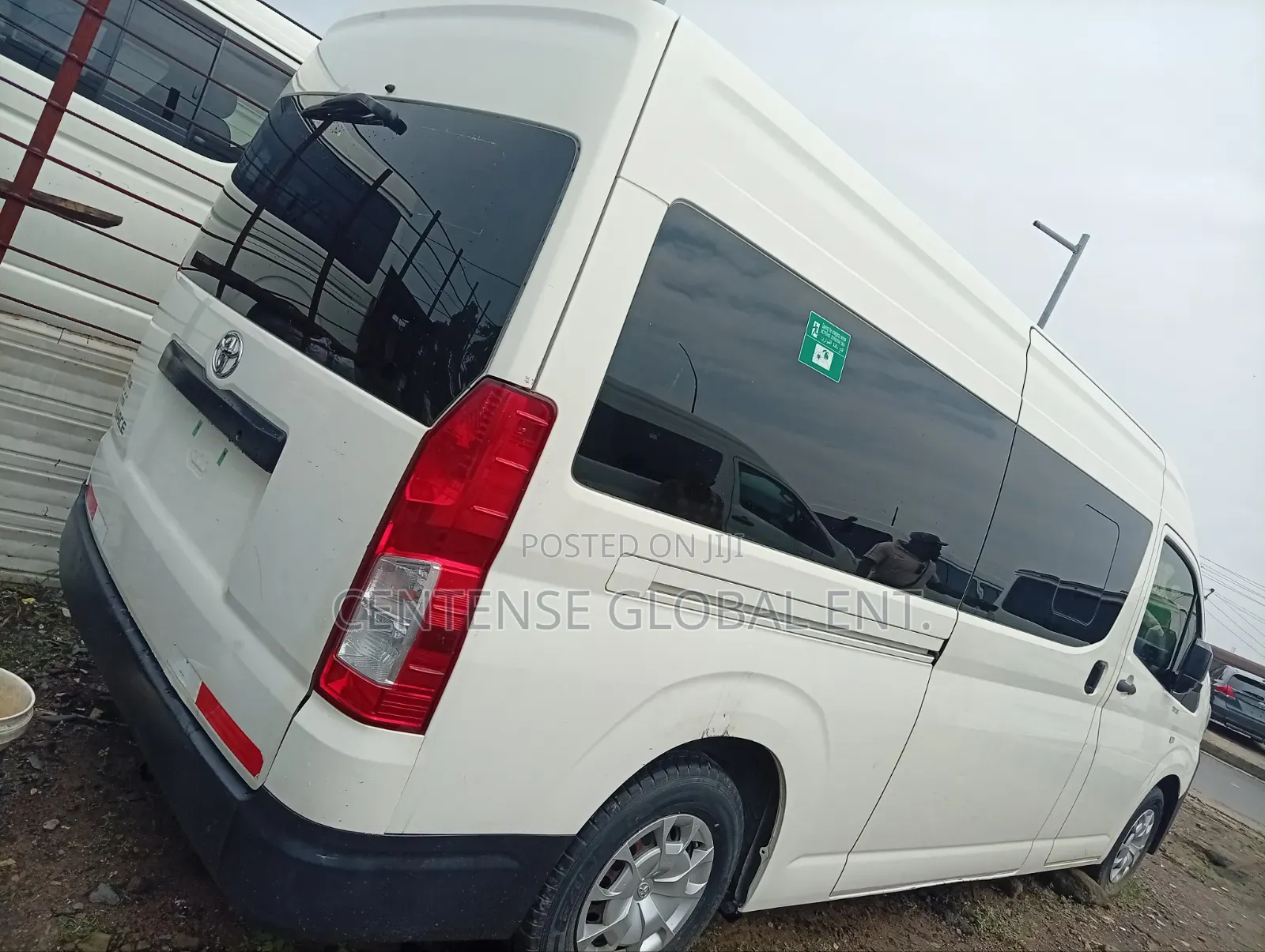 Toyota HiAce 2019 White
