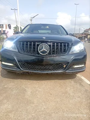 Mercedes-Benz C300 Luxury Sedan AWD (3.0L 6cyl 7A) 2009 Gray