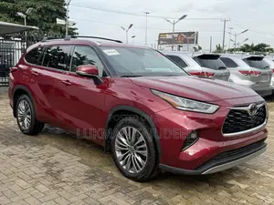 Toyota Highlander Platinum 2021 Red
