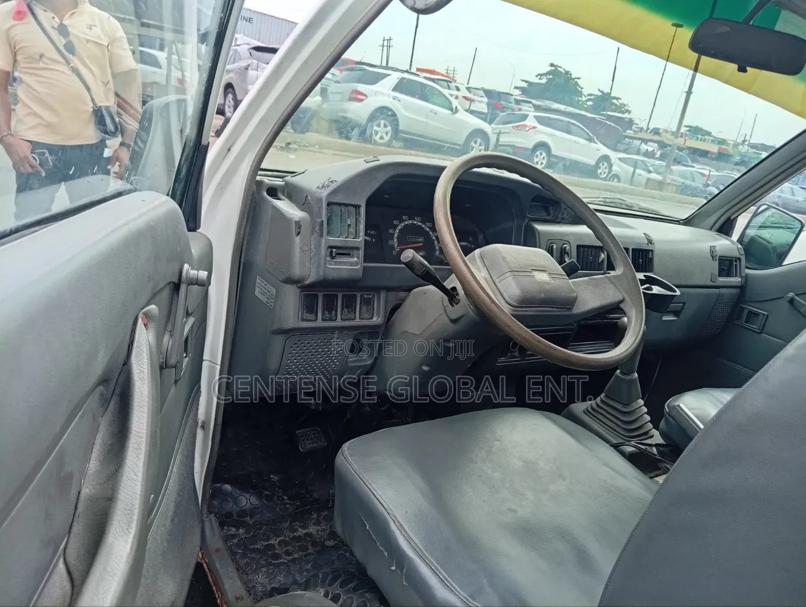 Mitsubishi L300 2005 White