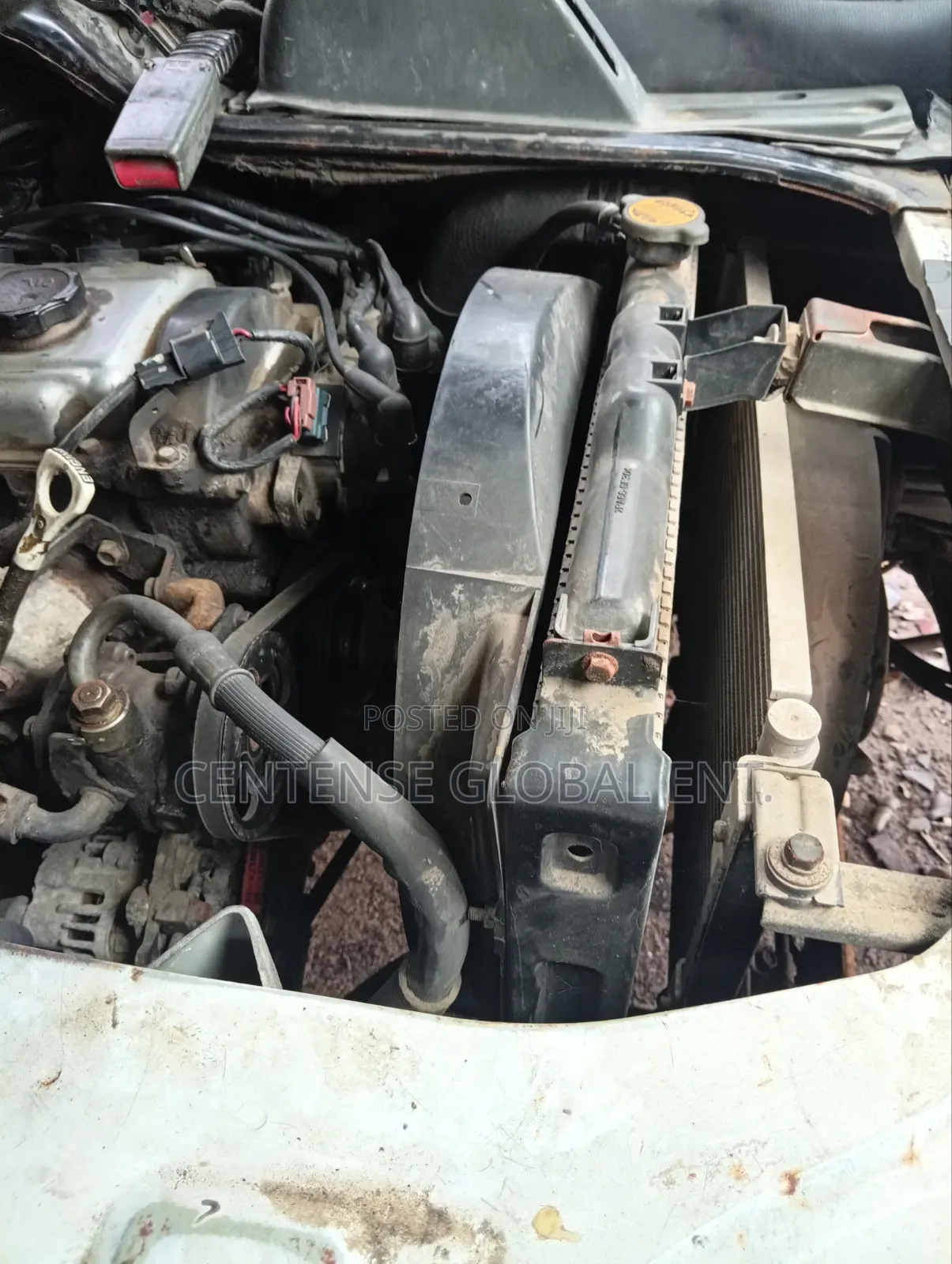 Mitsubishi L300 2005 White