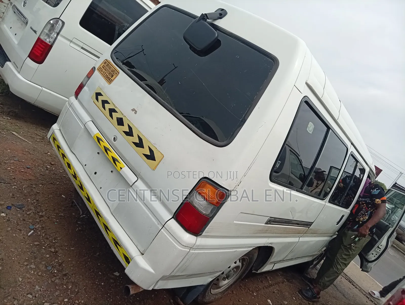 Mitsubishi L300 2005 White