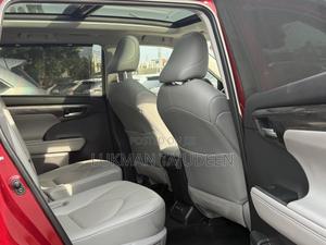 Toyota Highlander Platinum 2021 Red