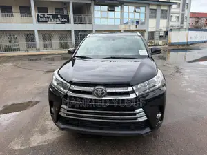 Toyota Highlander Limited 4x2 V6 (3.5L 6cyl 8A) 2017 Black