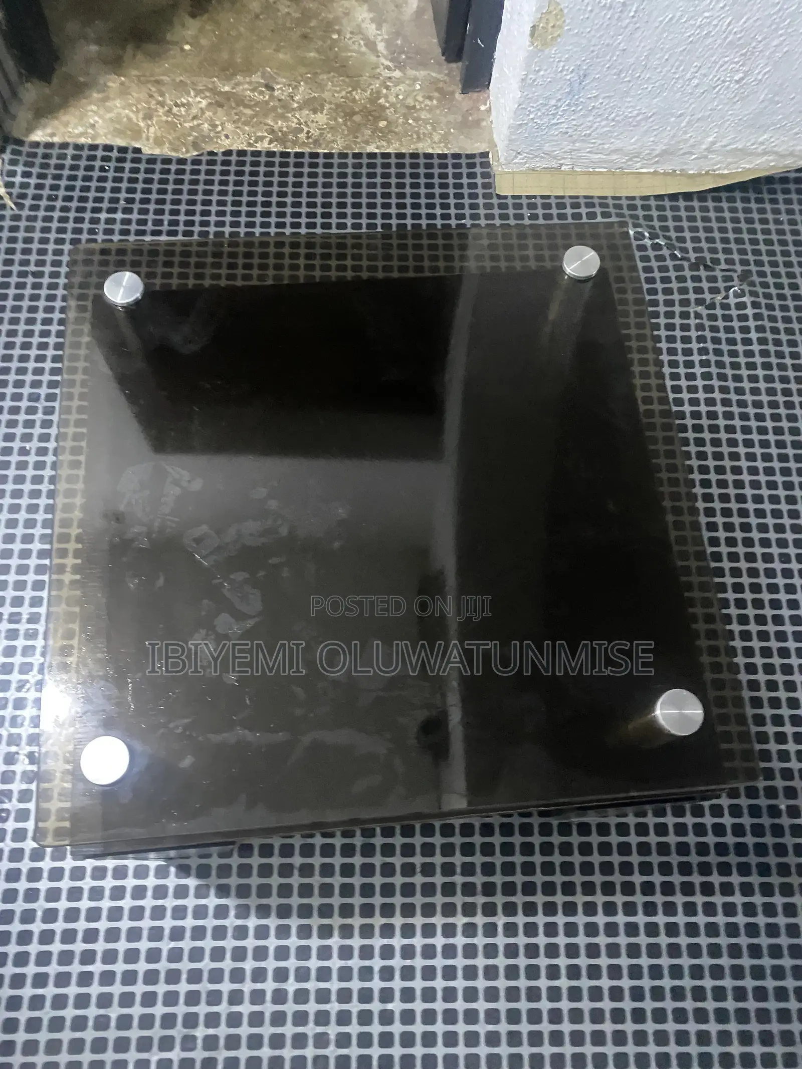 Modern Glass Center Table – Elegant Sturdy