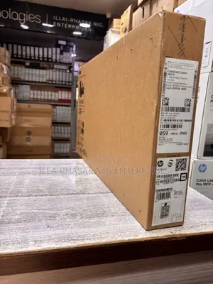New Laptop HP 250 G10 8GB Intel Core 3 SSD 512GB