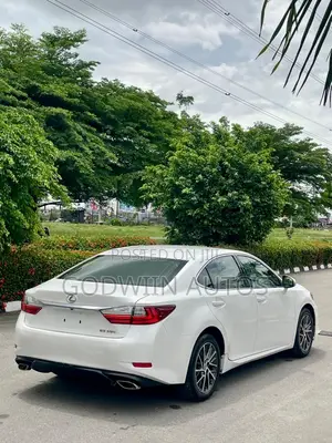 Lexus ES 350 FWD 2016 White
