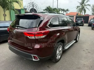 Toyota Highlander 2017 Red