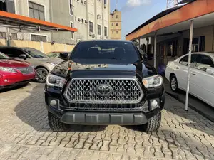 Toyota Tacoma 2018 Black