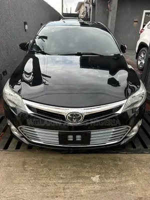 Toyota Avalon Limited Sedan FWD (3.5L 6cyl 6A) 2013 Black