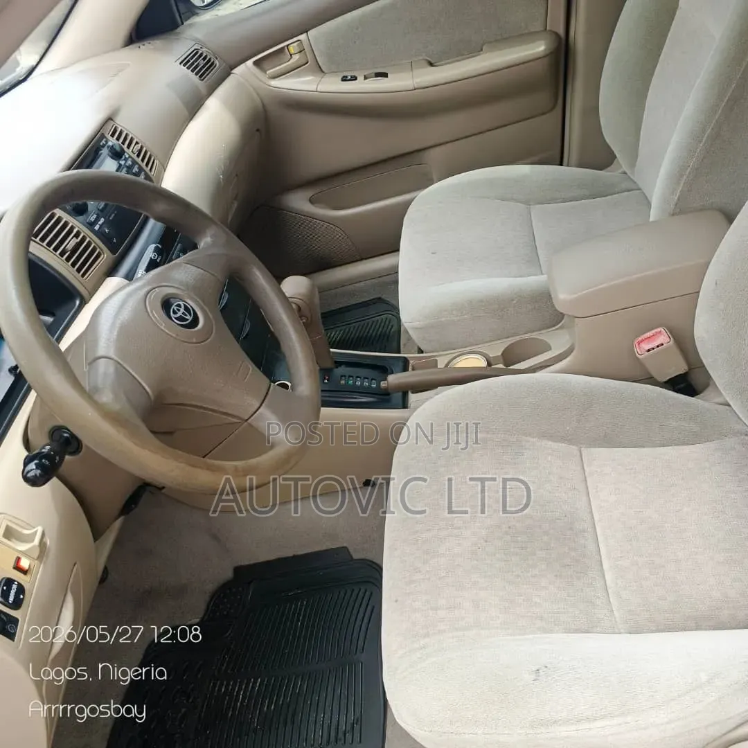 Toyota Corolla 2004 Gold