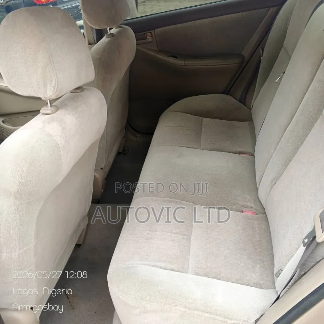 Toyota Corolla 2004 Gold