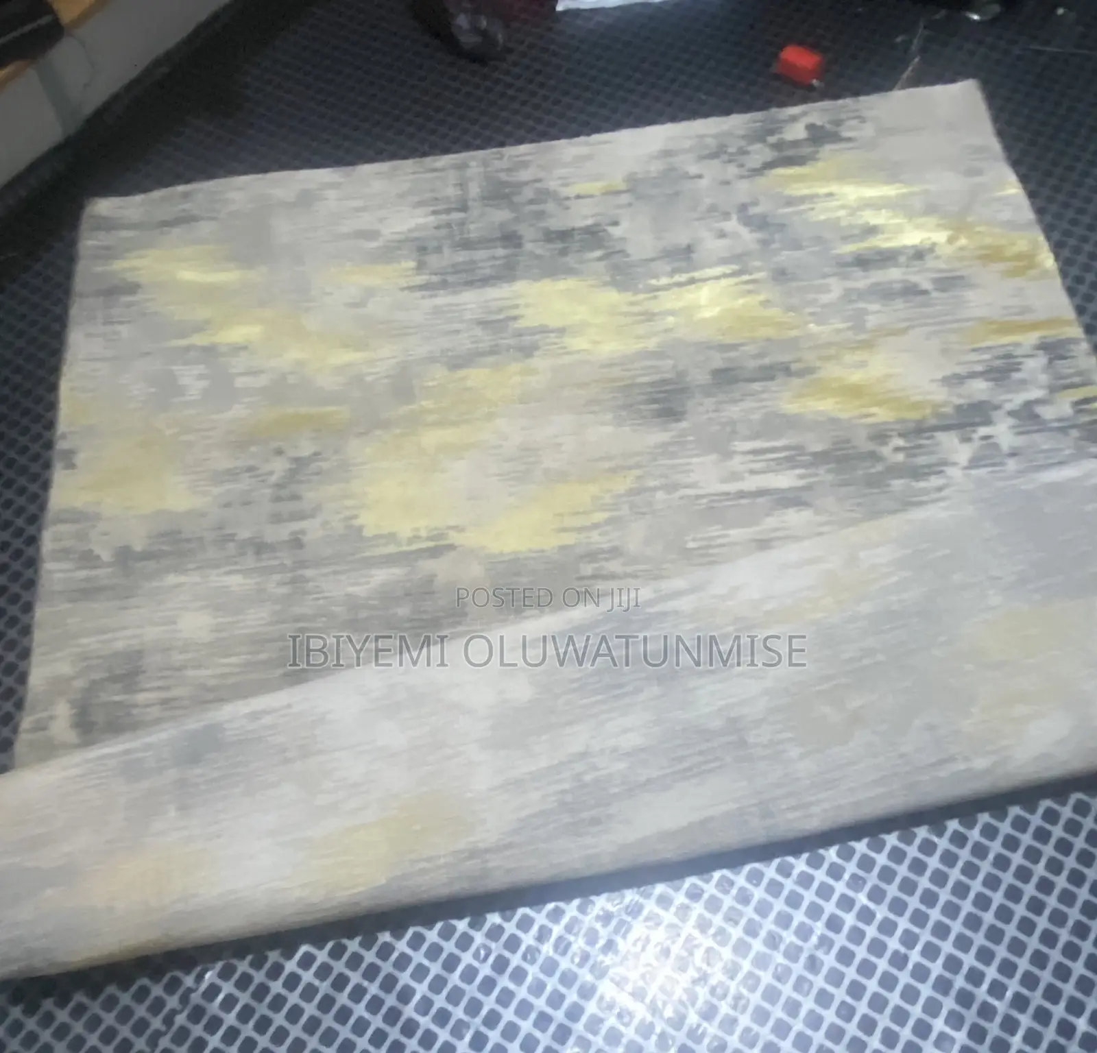 Modern Abstract Center Rug – Soft, Stylish Elegant