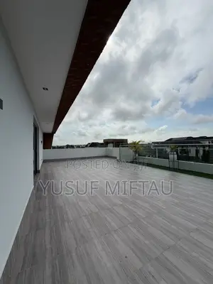 5bdrm Mansion in Prestigious Royal for sale