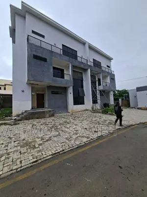 4bdrm Duplex in Mangoro for rent