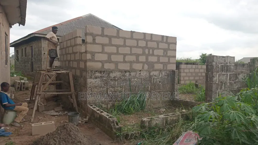 3 Bedroom On A Full Plot