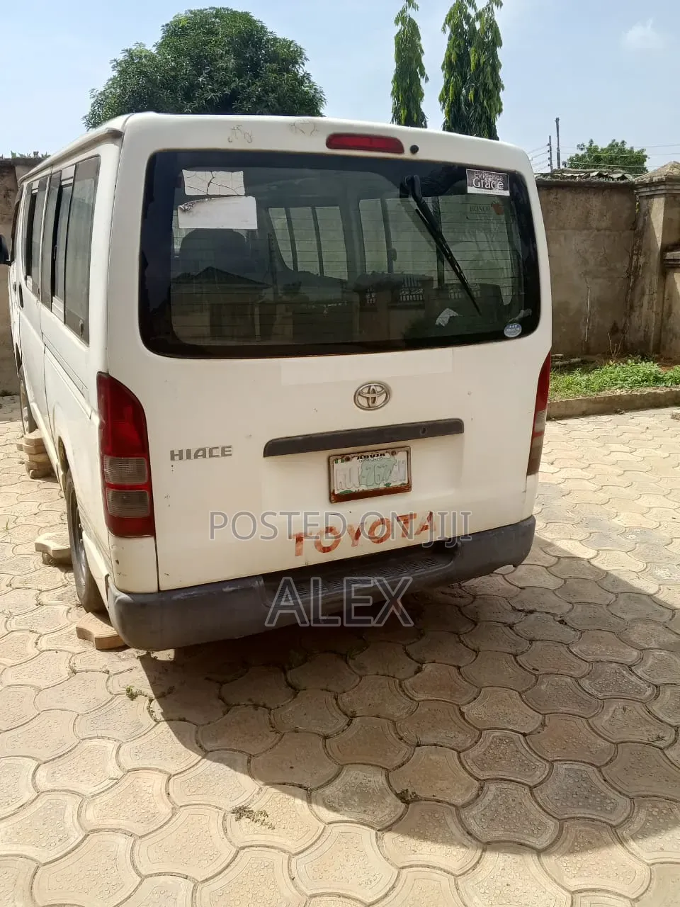 Toyota HiAce 2010 White