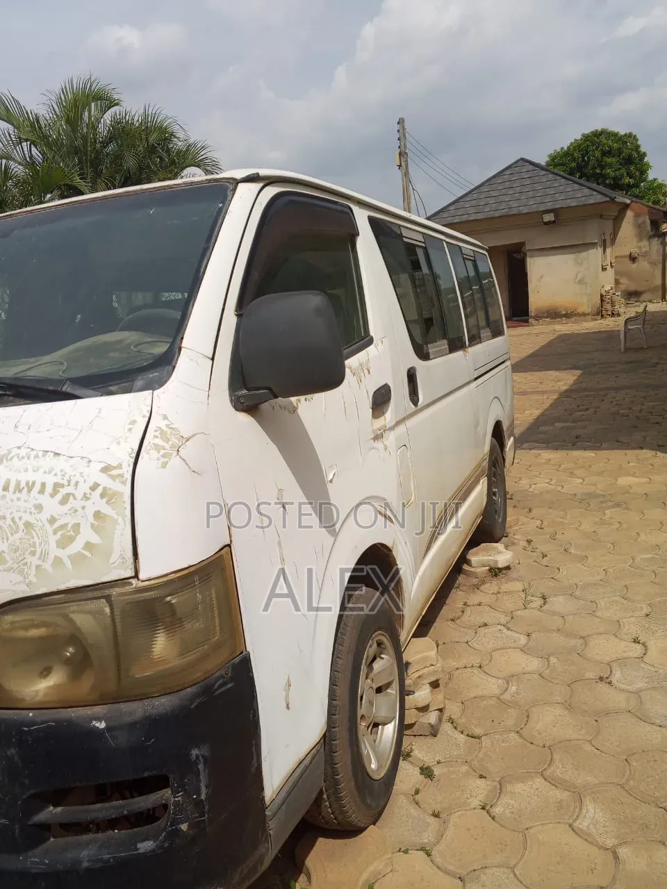 Toyota HiAce 2010 White