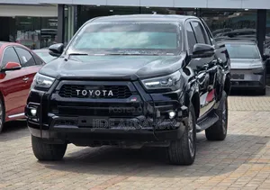 New Toyota Hilux 2023 Black
