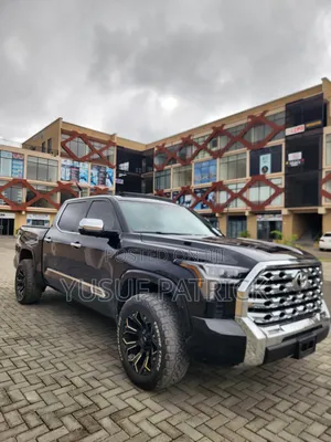 Toyota Tundra 2024 Black